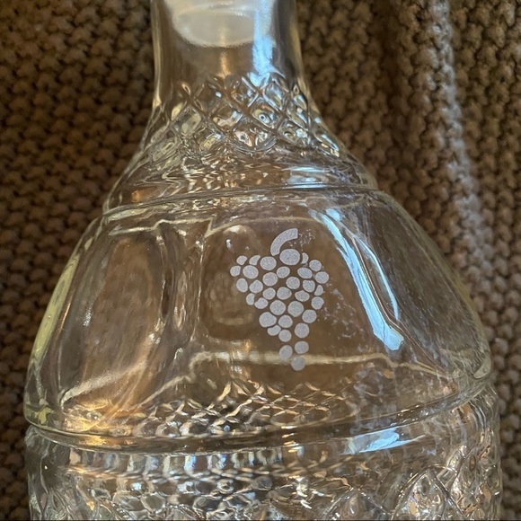 Vintage Whiskey Decanter bottle with stopper for Scotch, Bourbon, Tequila - Picture 5 of 7